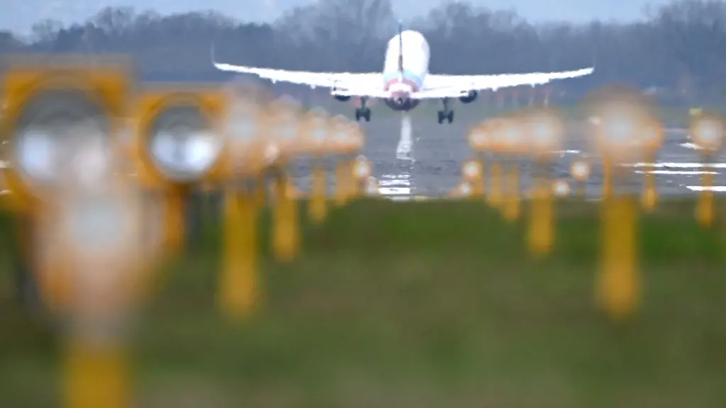 Millionen-Menschen-stiegen-in-NRW-seit-Jahresbeginn-ein-Flugzeug