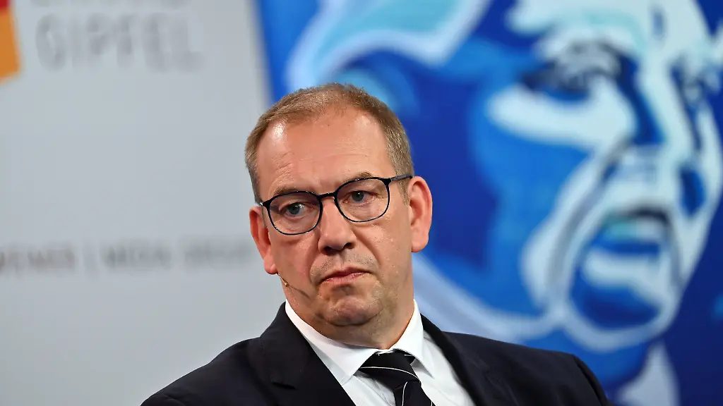 Henning-Otte-Wehrbeauftragter-des-Deutschen-Bundestages-Einzelbild-angeschnittenes-Einzelmotiv-Portrait-Portraet-Ludwig-Erhard-Gipfel-vom-28-30-04-2026-auf-Gut-Kaltenbrunn-am-Tegernsee
