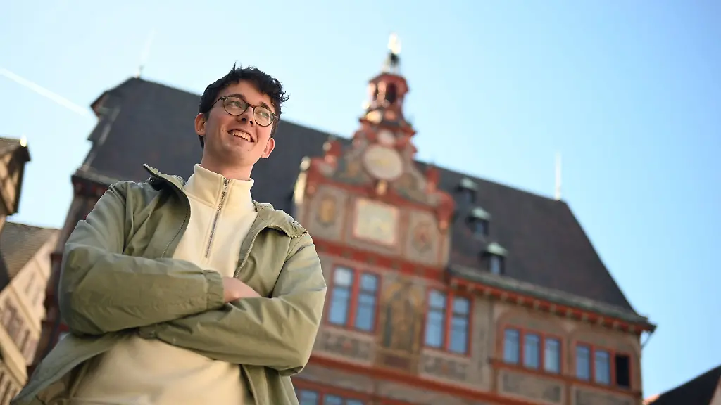 Benedikt-Doellmann-ist-20-Jahre-alt-und-Stadtrat-in-seiner-Heimatstadt-Tuebingen