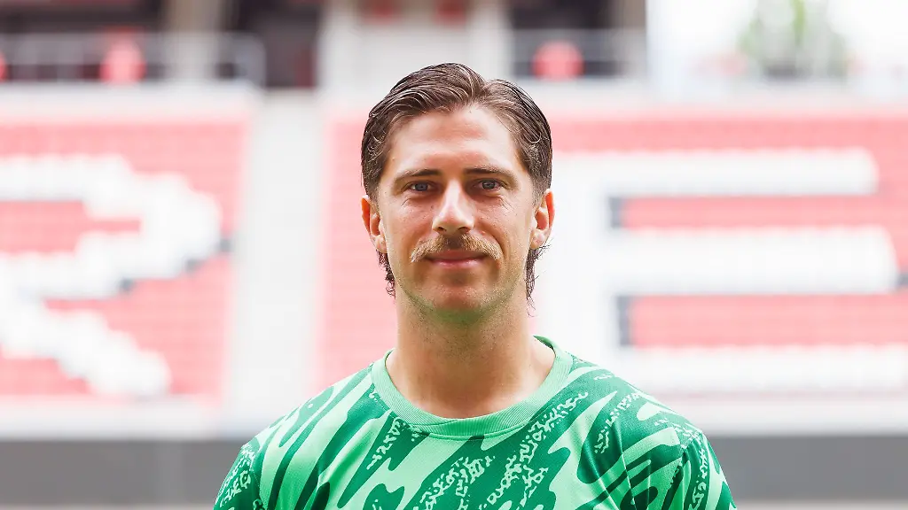 Jannik-Huth-bleibt-beim-SC-Freiburg