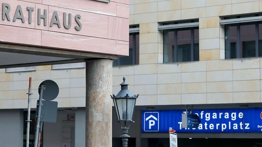 Seit-Mai-amtiert-im-Aschaffenburger-Rathaus-ein-neuer-OB
