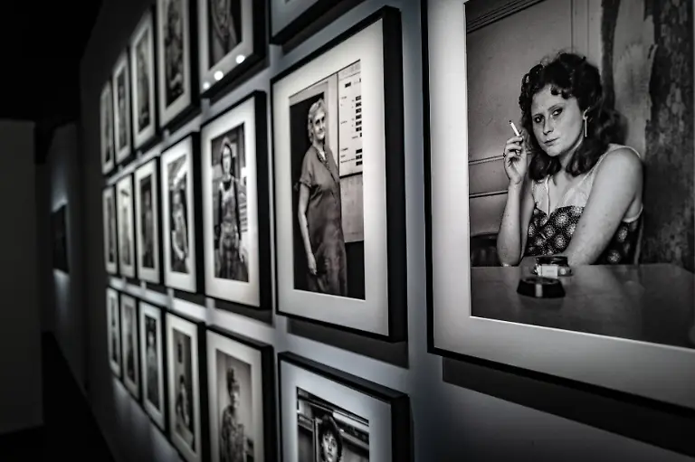 Berlin-Mitte-Oranienburger-Strasse-FOTOGRAFISKA-Museum-Berlin-The-Contemporary-Museum-of-Photography-im-ehemaligen-Kunsthaus-Tacheles-Ausstellung-HELGA-PARIS-fuer-uns-07-09