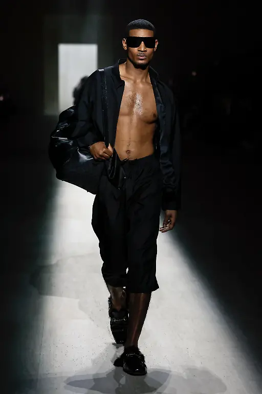 GUCCI-Fall-Winter-2026-2027-runway-during-Milan-Fashion-Week-on-February-2026-Milan-Italy-27-02-2026