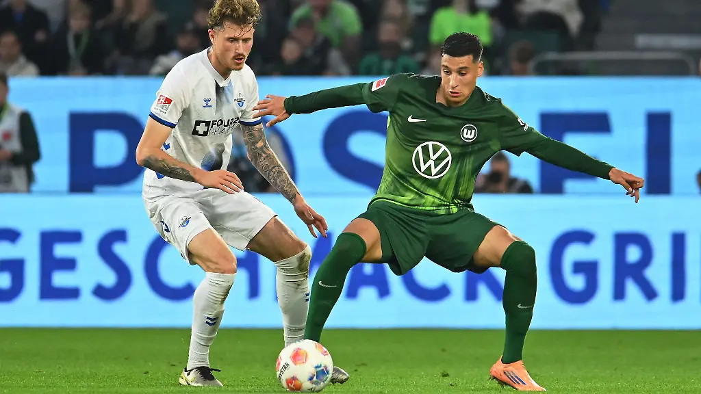Calvin-Brackelmann-sicherte-dem-SC-Paderborn-mit-dem-Bundesliga-Aufstieg-nun-wechselt-er-nach-Augsburg