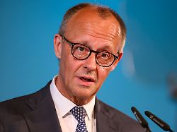 Suche nach dem Aufschwung: Vor-Reformgipfel: Arbeitgeber und Gewerkschaften tagen im Kanzleramt
