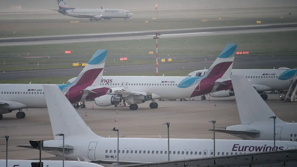 Eurowings-Maschinen-am-Duesseldorfer-Flughafen