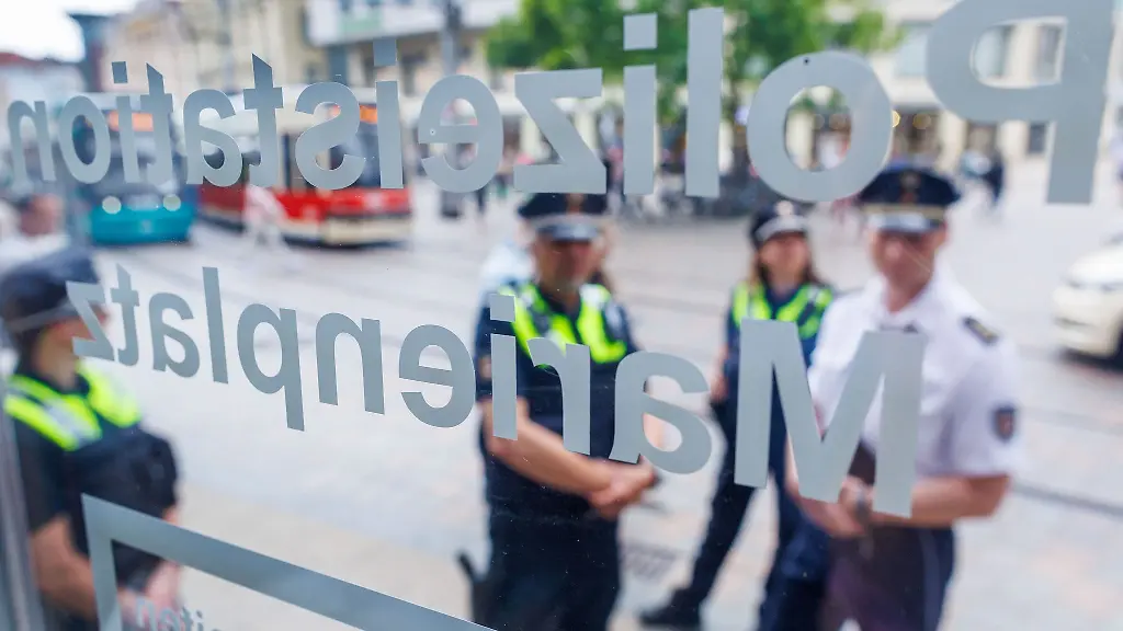 Die-neue-Polizeistation-am-Schweriner-Marienplatz-soll-die-Sicherheit-an-dem-Verkehrsknotenpunkt-und-Geschaeftszentrum-erhoehen