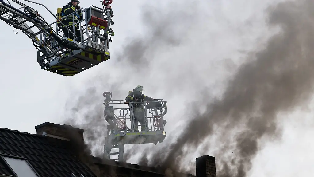 Am-Abend-war-das-Feuer-unter-Kontrolle