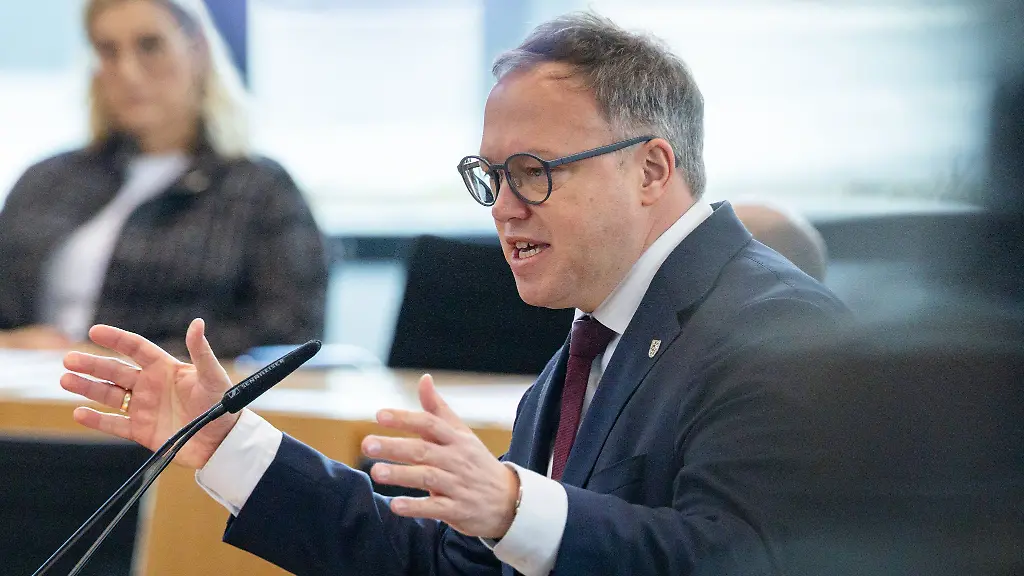 Das-naechste-Reiseziel-des-Thueringer-Ministerpraesidenten-Mario-Voigt-ist-Indien