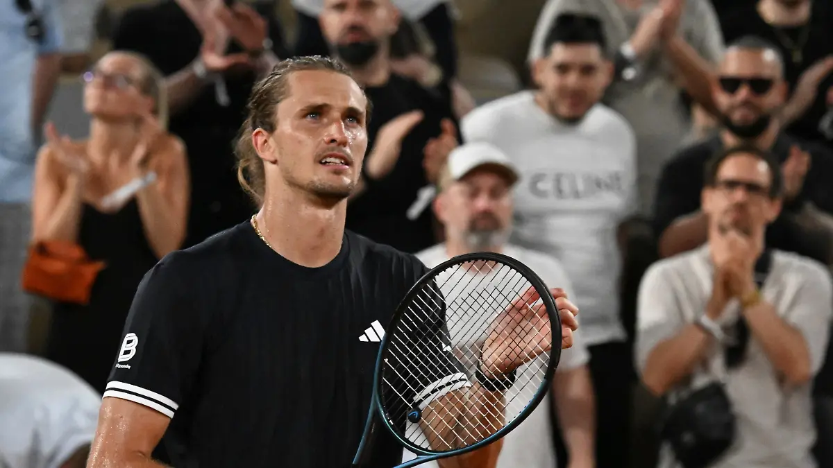 30-05-2026-Frankreich-Paris-Tennis-Grand-Slam-ATP-Tour-French-Open-Einzel-Maenner-3-Runde-Zverev-Deutschland-Halys-Frankreich-Alexander-Zverev-aus-Deutschland-feiert-seinen-Sieg