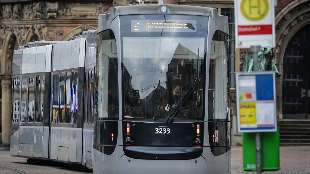 In-einer-Strassenbahn-in-Bremen-wurde-Pfefferspray-versprueht