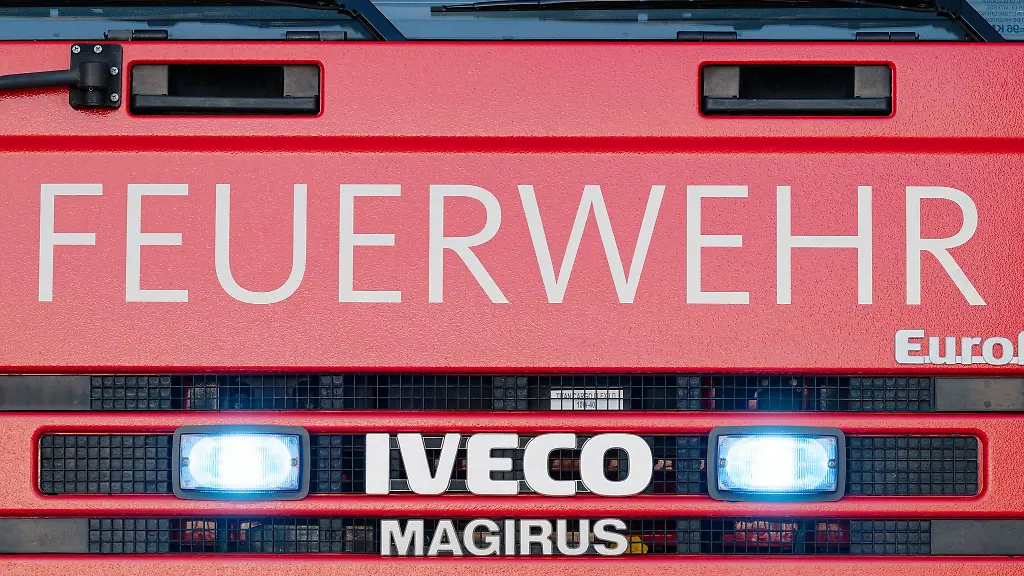 Bei-einem-Wohnungsbrand-in-Toenisvorst-sind-am-Samstag-zwei-Menschen-verletzt-worden