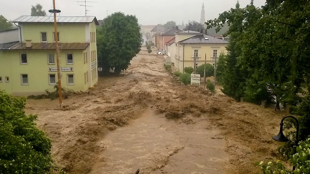 Vor-fuenf-Jahren-starben-in-Simbach-am-Inn-bei-einem-gewaltigen-Hochwasser-fuenf-Menschen