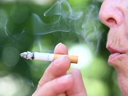 Ärztepräsident will mehr: Drogenbeauftragter Streeck will Zigaretten und Vapes deutlich teurer machen