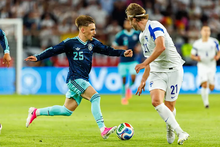 MAINZ-GERMANY-MAY-31-Lennart-Karl-Germany-25-runs-with-the-ball-during-the-International-Friendly-Germany-vs-Finland-at-MEWA-Arena-on-May-31-2026-in-Mainz-Germany