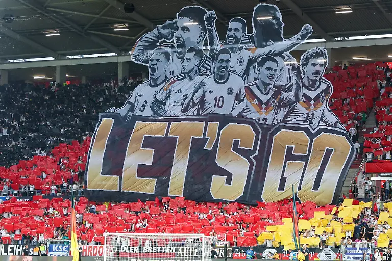 Choreo-Choreografie-Choreography-der-deutschen-Fans-Deutschland-vs-Finnland-Fussball-Maenner-UEFA-Freundschaftsspiel-Friendly-Match-DFB-Saison-2025-2026-31-05
