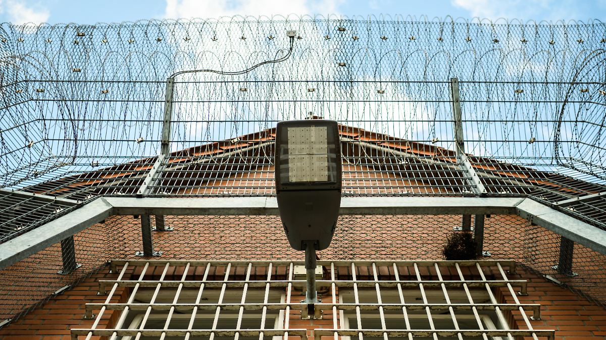 Matratzen-auf-dem-Boden-Belgiens-Gef-ngnisse-platzen-aus-allen-N-hten