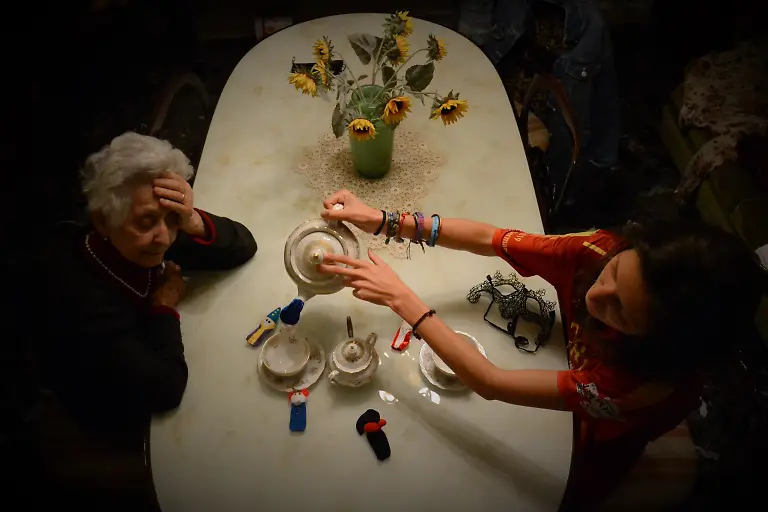 My-grunny-and-my-sister-are-taking-teatime-while-they-aren-t-wearing-any-kinds-of-mask