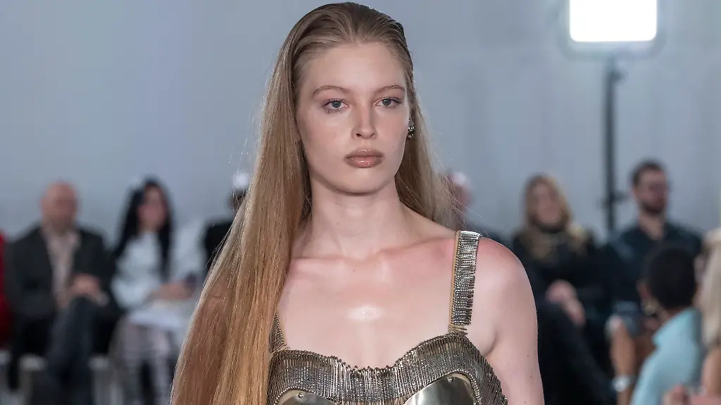 POP-CHRISHABANA-Runway-Spring-2026-New-York-Fashion-Week-USA-15-Sep-2025-NEW-quotPOP-quot-CHRISHABANA-Runway-Spring-2026-New-York-Fashion-Week-September-15-2025-New-York-New-York-USA-Vivian-Wilson-Elon-Musk-39s-daughter-walks-the-runway-finale-for-the-quotPOP-quot-CHRISHABANA-fashion-show-during-Spring-2026-New-York-Fashion-Week-at-Ideal-Glass-Studios-on-September-15-2025-in-New-York-City