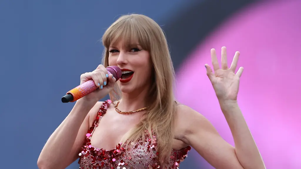 Taylor-Swift-s-Eras-Tour-File-photo-dated-28-06-24-of-Taylor-Swift-performing-on-stage-at-the-Aviva-Stadium-in-Dublin-during-the-Eras-Tour-Taylor-Swift-is-due-to-bring-her-juggernaut-Eras-Tour-to-a-close-with-a-final-show-in-Canada-Since-kicking-off-the-mammoth-string-of-dates-in-March-last-year-the-US-pop-superstar-has-played-cities-across-the-world-including-making-history-as-the-first-solo-artist-to-perform-at-London-s-Wembley-Stadium-eight-times-on-a-single-tour-Issue-date-Sunday-December-8-2024-See-PA-story-SHOWBIZ-Swift