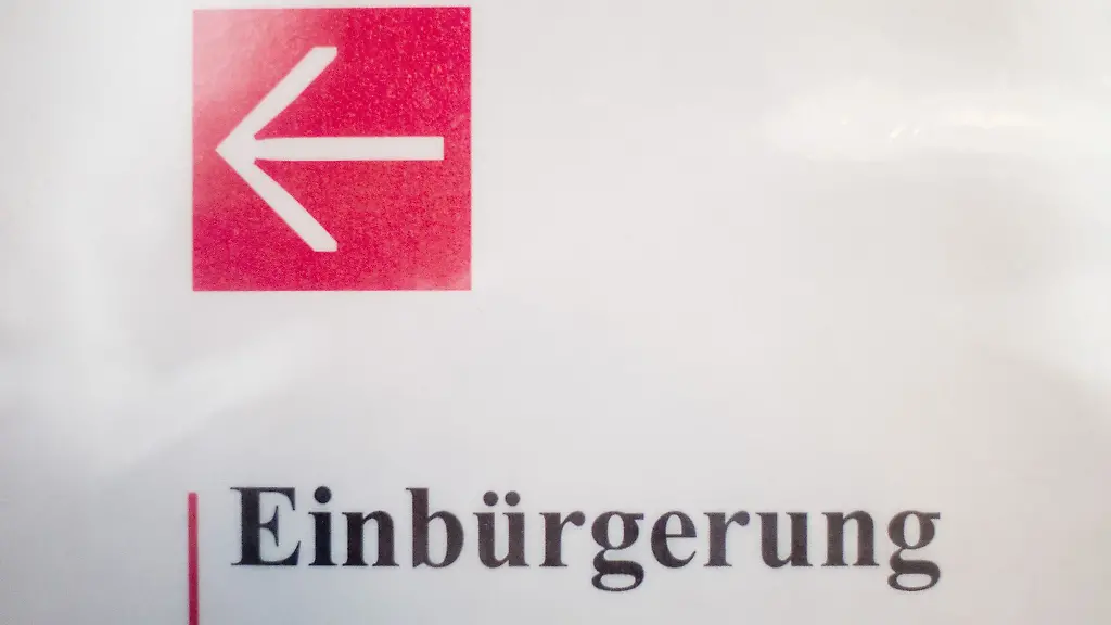 Tausende-Menschen-erhielten-im-vergangenen-Jahr-in-den-vier-groessten-Staedten-Niedersachsens-die-deutsche-Staatsangehoerigkeit