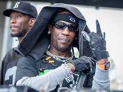 Aber war er überhaupt da?: US-Rapper Travis Scott verärgert Fans mit Kurzauftritt
