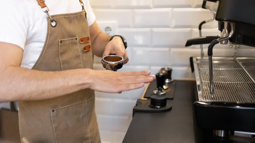 Schnell-einen-Espresso-ziehen-Manche-machen-daraus-eine-Wissenschaft