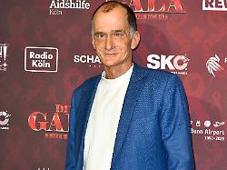 ABBkoeln Georg Uecker Schauspieler Zu Gast Auf Dem Roten Teppich Bei Der Charity Aids Gala Im Musical Dome Koeln Am 01 12