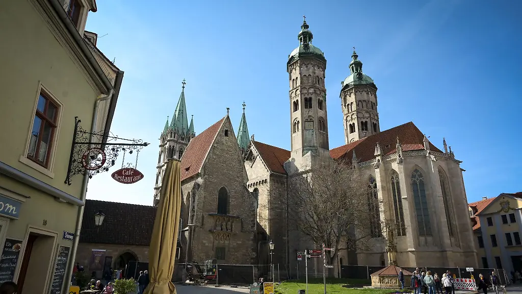 Fuer-den-Naumburger-Dom-muss-der-Besucher-Eintritt-zahlen