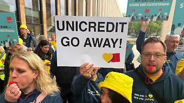 epi_1014684299_REUTERSFOTO_2026-05-20T072005Z 1674211737 RC2UCLA38L30 RTRMADP 3 COMMERZBANK-M-A-UNICREDIT-AGM.JPG_Commerzbank holds sh