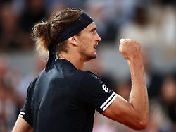 Tennis French Open Roland Garros Paris France June 2 2026 Germany S Alexander Zverev Reacts During His Quarter Final Match Against Spain S Rafael Jodar REUTERS Guglielmo Mangiapane
