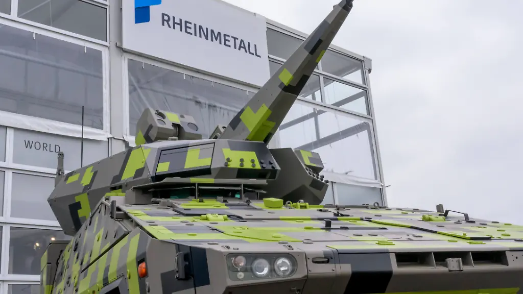 Flak-Panzer-Skyranger-30-Rheinmetall-GER-Berlin-ILA-2024-ILA-Berlin-2024-Rundgang-Blick-hinter-die-Kulissen-Besichtigung-vor-der-Eroeffnung-Berlin-ExpoCenter-Airport-Berlin-Schoenefeld-Selchow-03-06