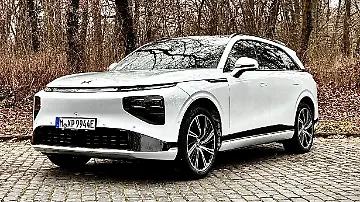 XPeng_G9_LR_VO
