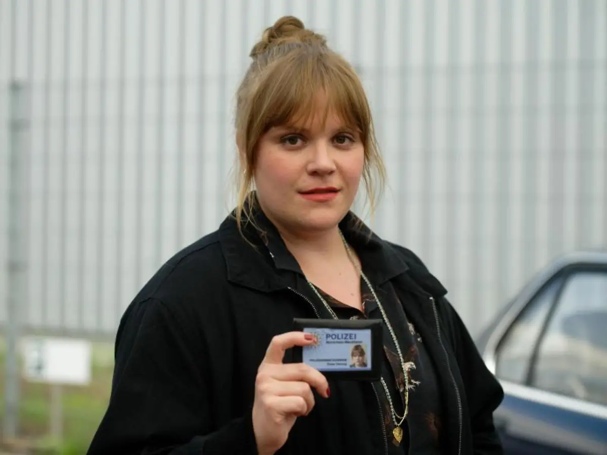 Stefanie-Reinsperger-als-Hauptkommissarin-Rosa-Herzog