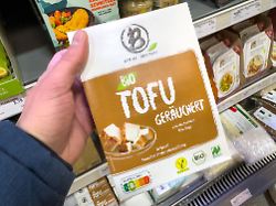 Leere Regale : Hohe Nachfrage sorgt für Tofu-Knappheit