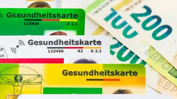 593774438