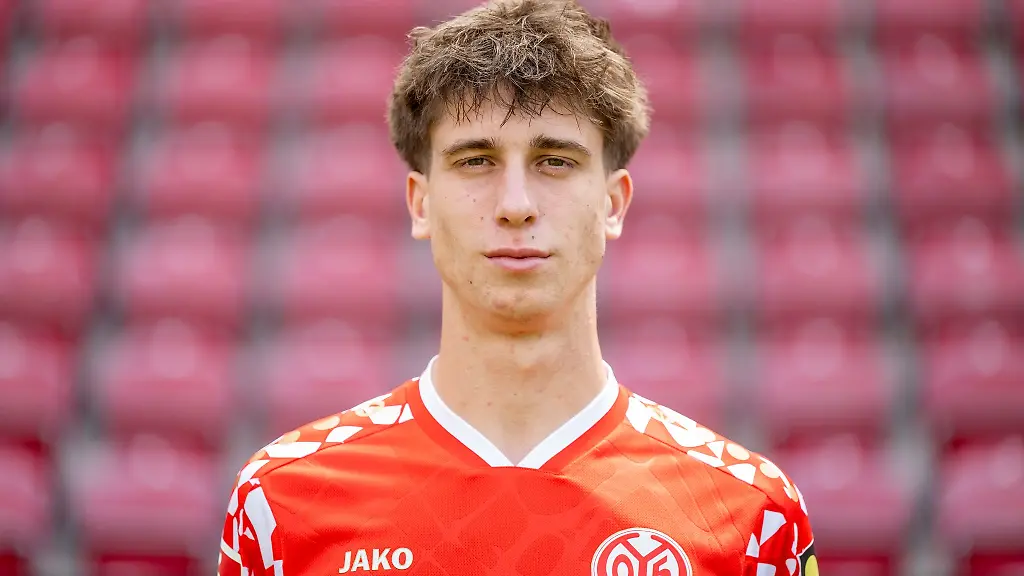 Der-Mainzer-Kasey-Bos-wechselt-auf-Leihbasis-nach-Rotterdam