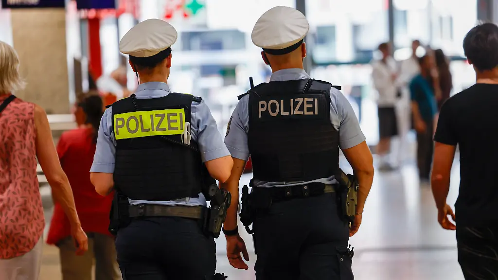 29-05-2026-Nordrhein-Westfalen-Koeln-Beamte-der-Bundespolizei-bestreifen-den-Koelner-Hauptbahnhof