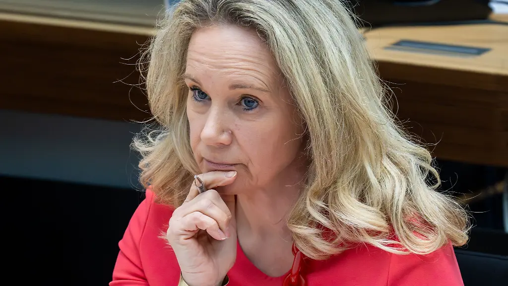 Ex-Kultursenatorin-Sarah-Wedl-Wilson-hat-die-Aussage-im-Untersuchungsausschuss-verweigert