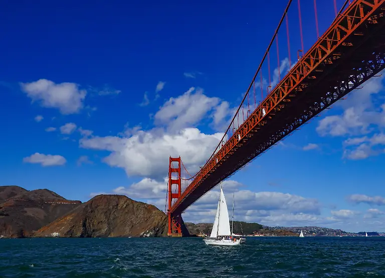 Die-Golden-Gate-Bridge-am-Eingang-zur-Bucht-von-San-Francisco-im-US-Bundesstaat-Kalifornien