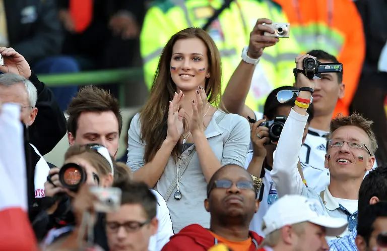 FUSSBALL-WM-2010-ACHTELFINALE-27-06