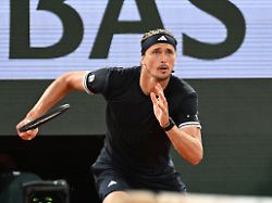 Halbfinale bei French Open: Zverev kämpft gegen den 