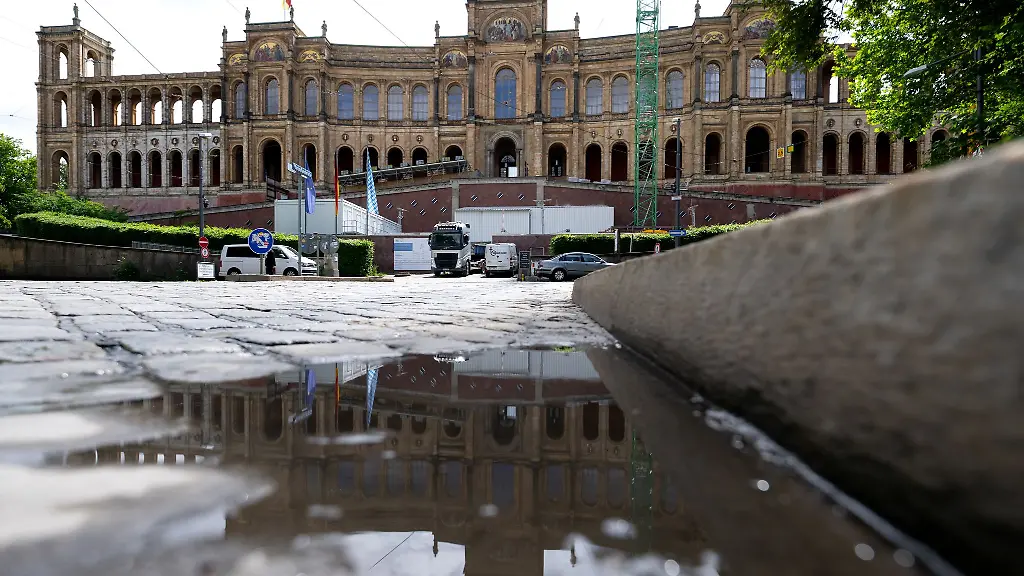 Die-Abgeordneten-des-bayerischen-Landtags-bekommen-ab-Juli-mehr-Geld