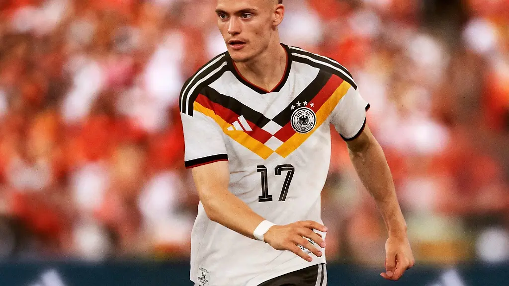Ausgestattet-wie-die-Nationalelf-Das-Deutschland-26-Authentic-Heimtrikot-ist-eine-der-teuersten-Optionen-unter-den-WM-Trikots