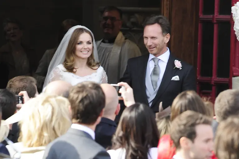 Aktuell-Hochzeit-von-Christian-Horner-und-Geri-Halliwell-The-happy-couple-are-pictured-at-their-wedding-the-wedding-of-English-pop-singer-songwriter-clothes-designer-author-and-actress-Geri-Halliwell-and-British-Team-Principal-of-the-Infiniti-Red-Bull-Racing-Formula-One-team-Christian-Horner-OBE-held-at-St-Mary-s-Church-in-Woburn-Bedfordshire