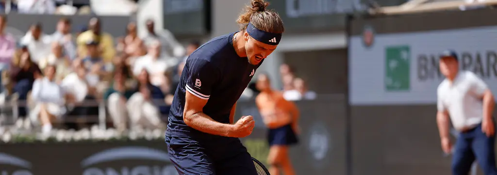 June-5-2026-Paris-Paris-France-Alexander-ZVEREV-GER-during-the-tennis-Grand-Slam-of-Roland-Garros-2026-menAaa-s-semi-final-match-between-Jakub-MENSIK-CZE-and-Alexander-ZVEREV-GER-at-Roland-Garros-Stadium-on-June-04-2026