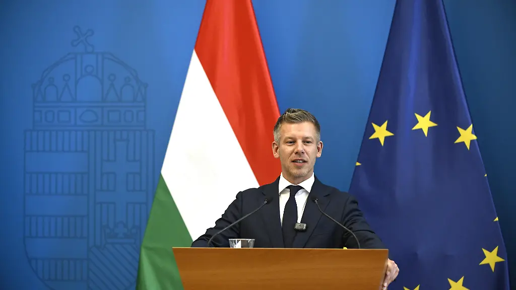 Peter-Magyar-Prime-Minister-of-Hungary-and-Micheal-Martin-Prime-Minister-of-Ireland-hold-a-joint-press-conference-in-Budapest-Hungary-on-June-4-2026-Micheal-Martin-arrived-in-Budapest-earlier-today-for-bilateral-talks-with-newly-elected-Hungarian-Prime-Minister-Peter-Magyar