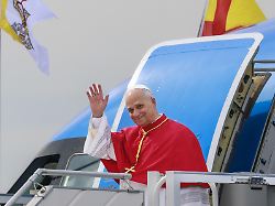 Bild: Großer Spanien-Trip von Leo XIV.: Papst stichelt in Madrid gegen Trump