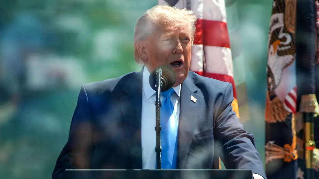 President-Donald-Trump-delivers-the-commencement-address-during-the-United-States-Coast-Guard-Academy-s-graduation-ceremony-in-New-London-Connecticut-on-Wednesday-May-20-2026