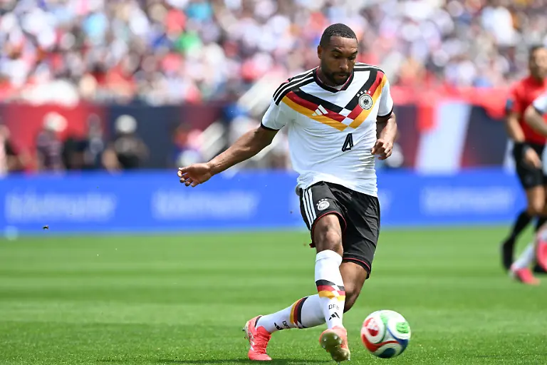 Fussball-Maenner-Nationalmannschaft-Vorbereitung-auf-die-Fussball-WM-2026-Laenderspiel-USA-Deutschland-im-Soldier-Field-Jonathan-Tah-Deutschland-in-Aktion